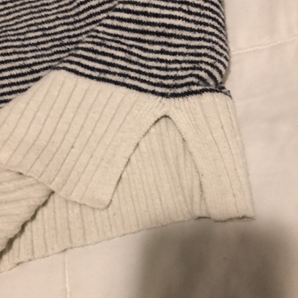 LOFT White and Blue Crew Neck Sweater - Picture 8 of 10